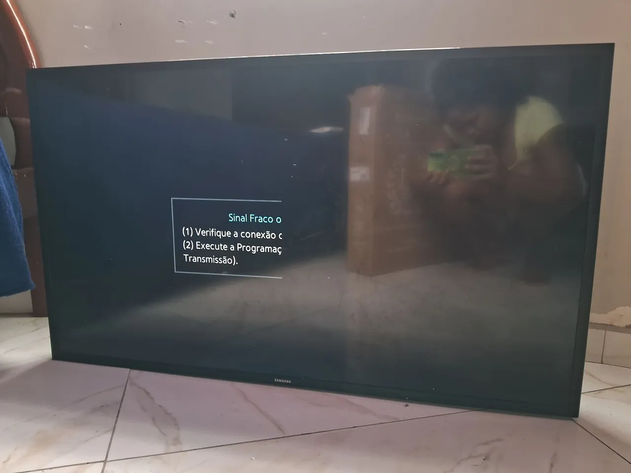 TV Samsung 43 Smart com defeito