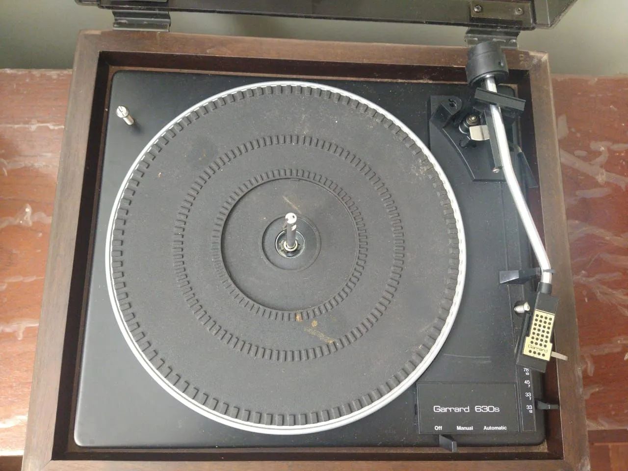 Toca discos Garrard 630s - Gradiente 