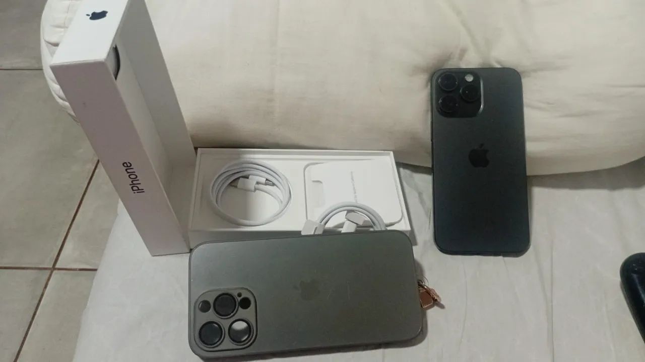 iPhone 15 Pro Max - 256g / Preto -/ Cases grátis  - Foto 2
