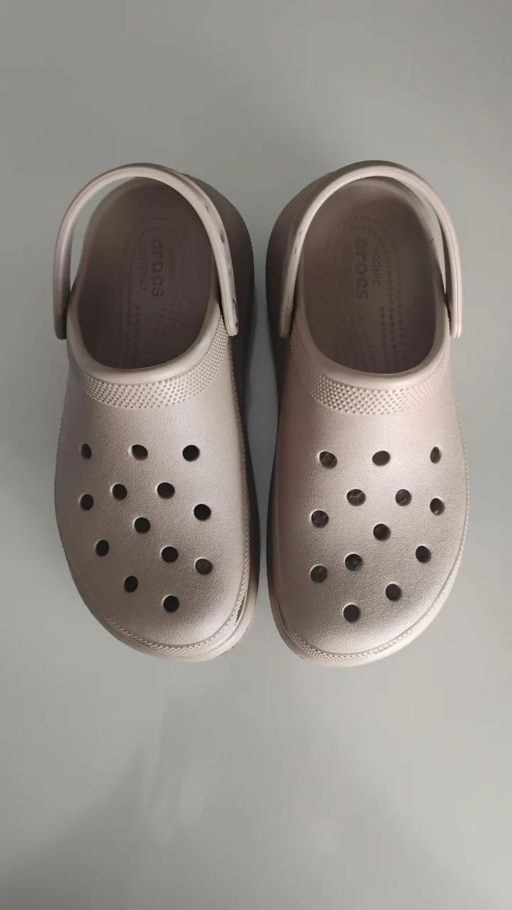 Crocs bege classic crush clog - Calçados - Centro, São Bernardo do