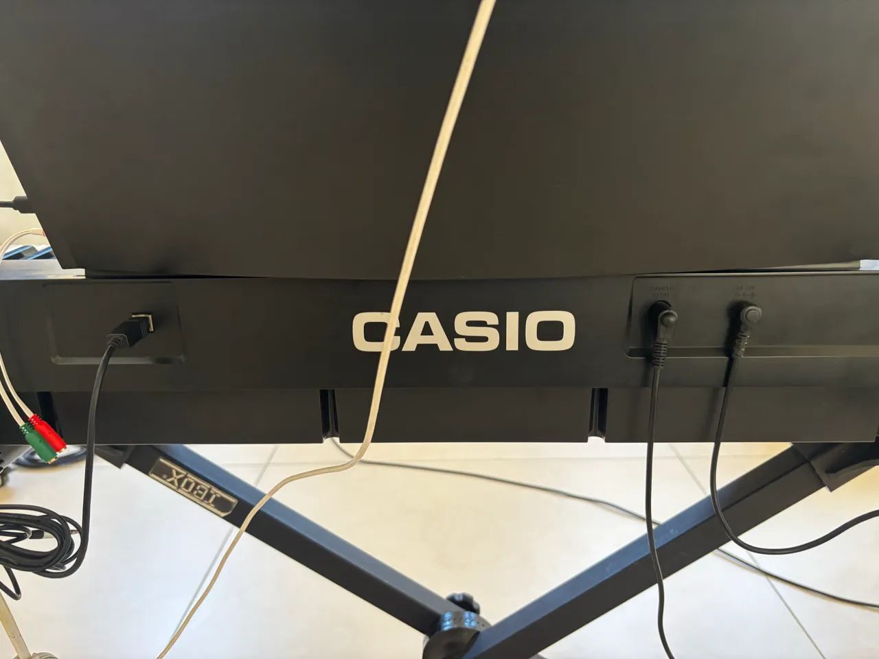 Piano digital Casio CDP 135  - Foto 4