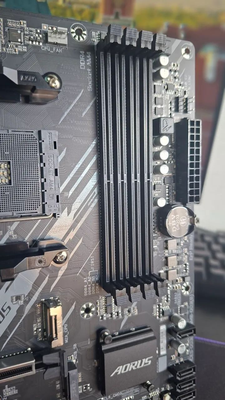 Placa Mãe AM4 - B550m Aorus Elite Gigabyte - Foto 4