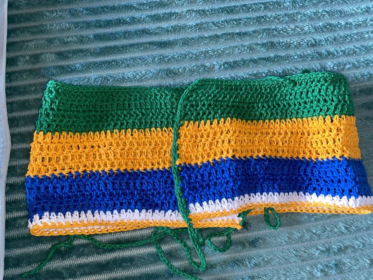 Conjunto e cropped de crochê do Brasil - Foto 3
