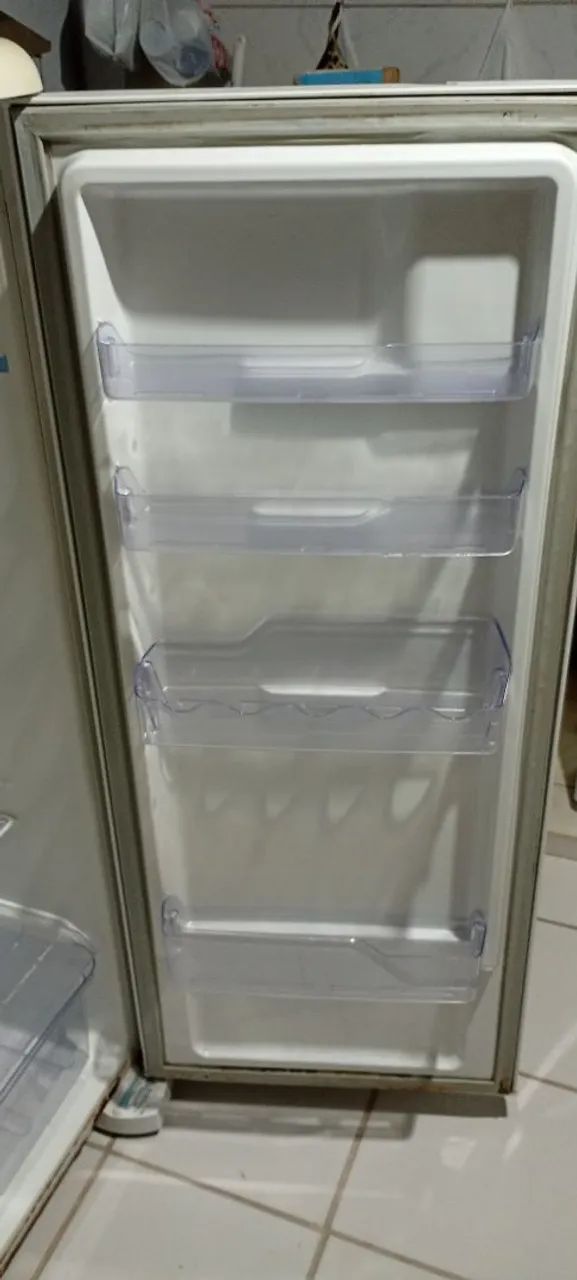 Geladeira Eletrolux RE31  - Foto 3