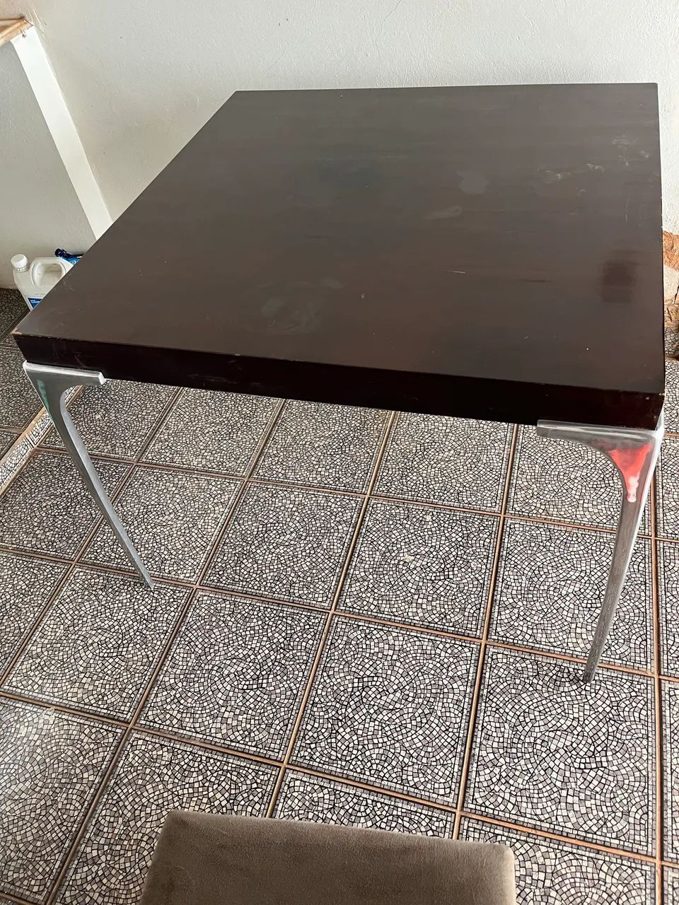 MESA DE 4 LUGARES - MADEIRA E PÉS DE FERRO