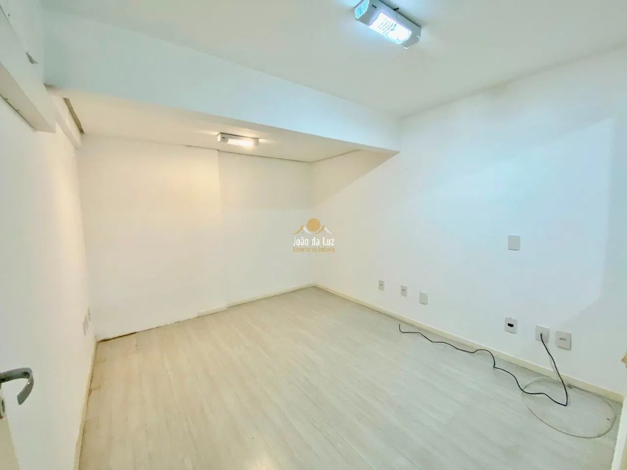 Sala Comercial com Mezanino e Garagem Privativa. - Foto 5