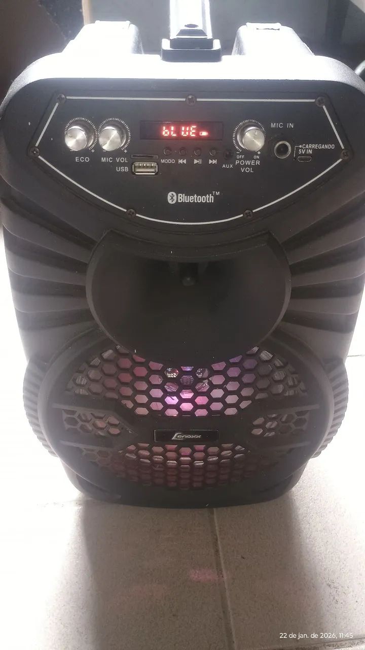 Caixa bluetooth e karaokê 