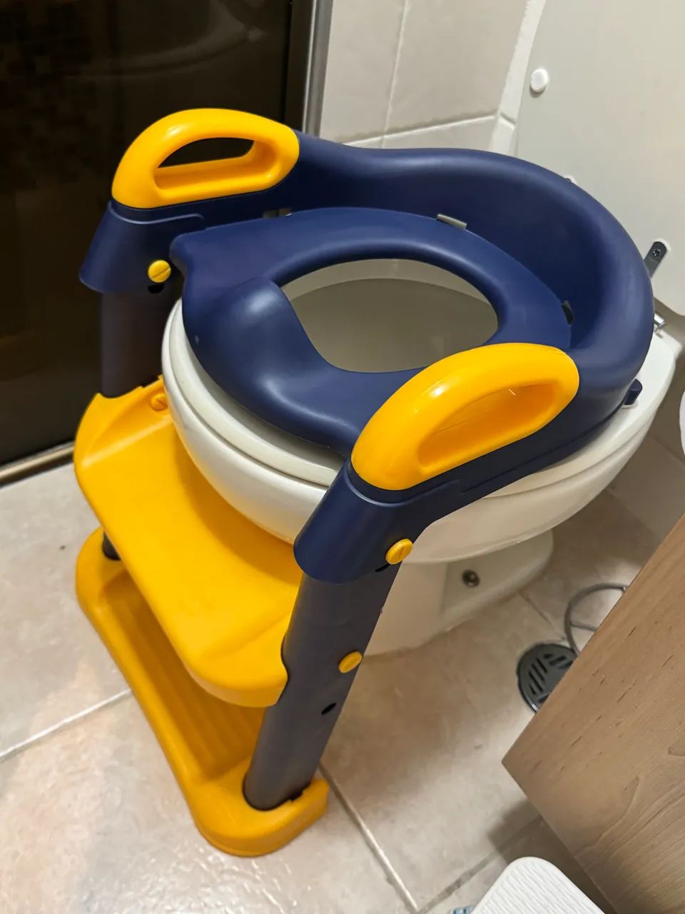 Redutor de assento infantil para vaso sanitário com escadinha  - Foto 3