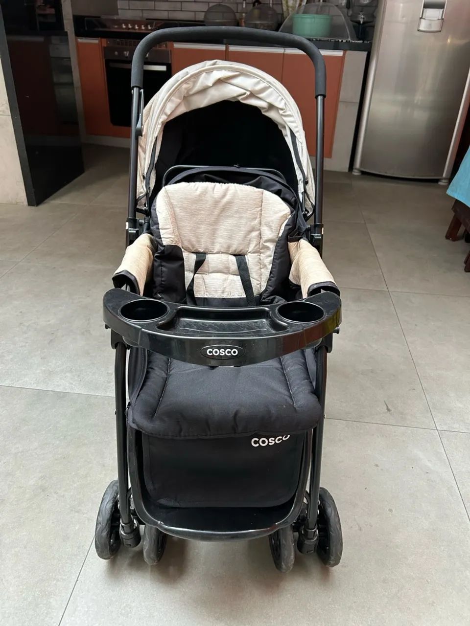 Carrinho de Bebê Alça Reversível com Bebê Conforto Cosco - Foto 3