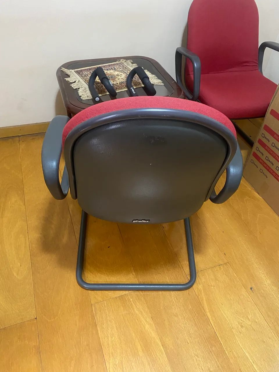  CADEIRAS EXCELENTES 2 com MESA  - Foto 5
