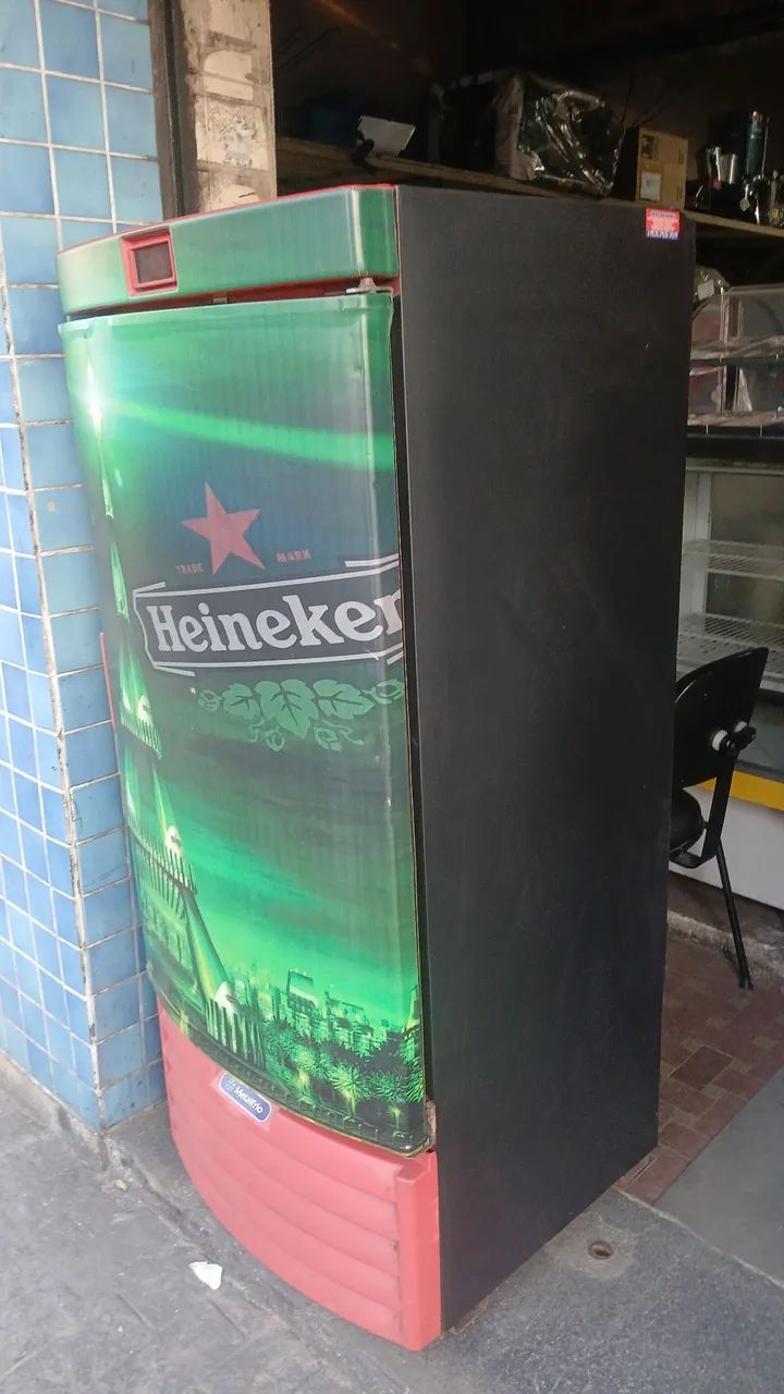 Cervejeira porta fechada 