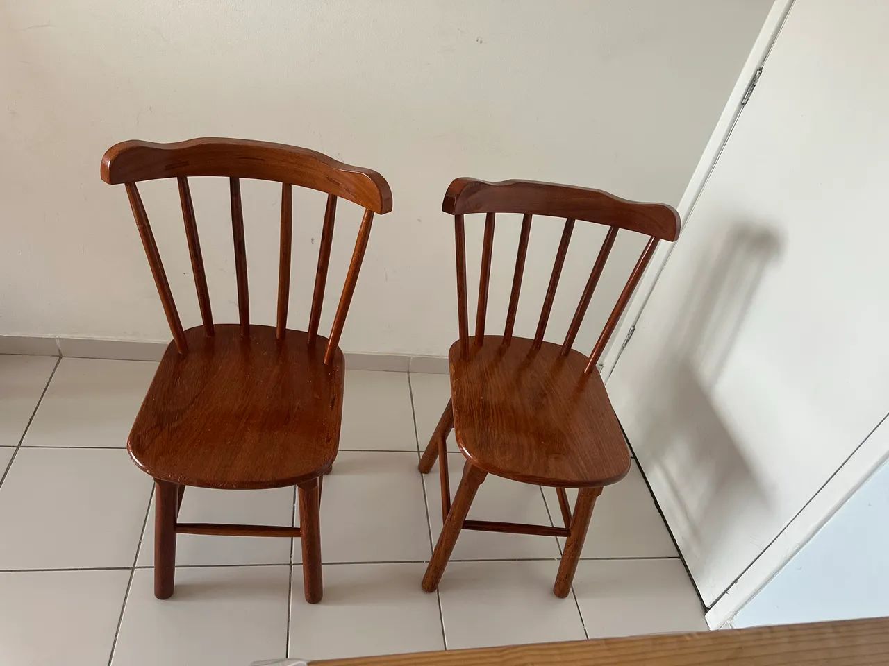 Mesa + 2 cadeiras + 1 banco - Foto 4