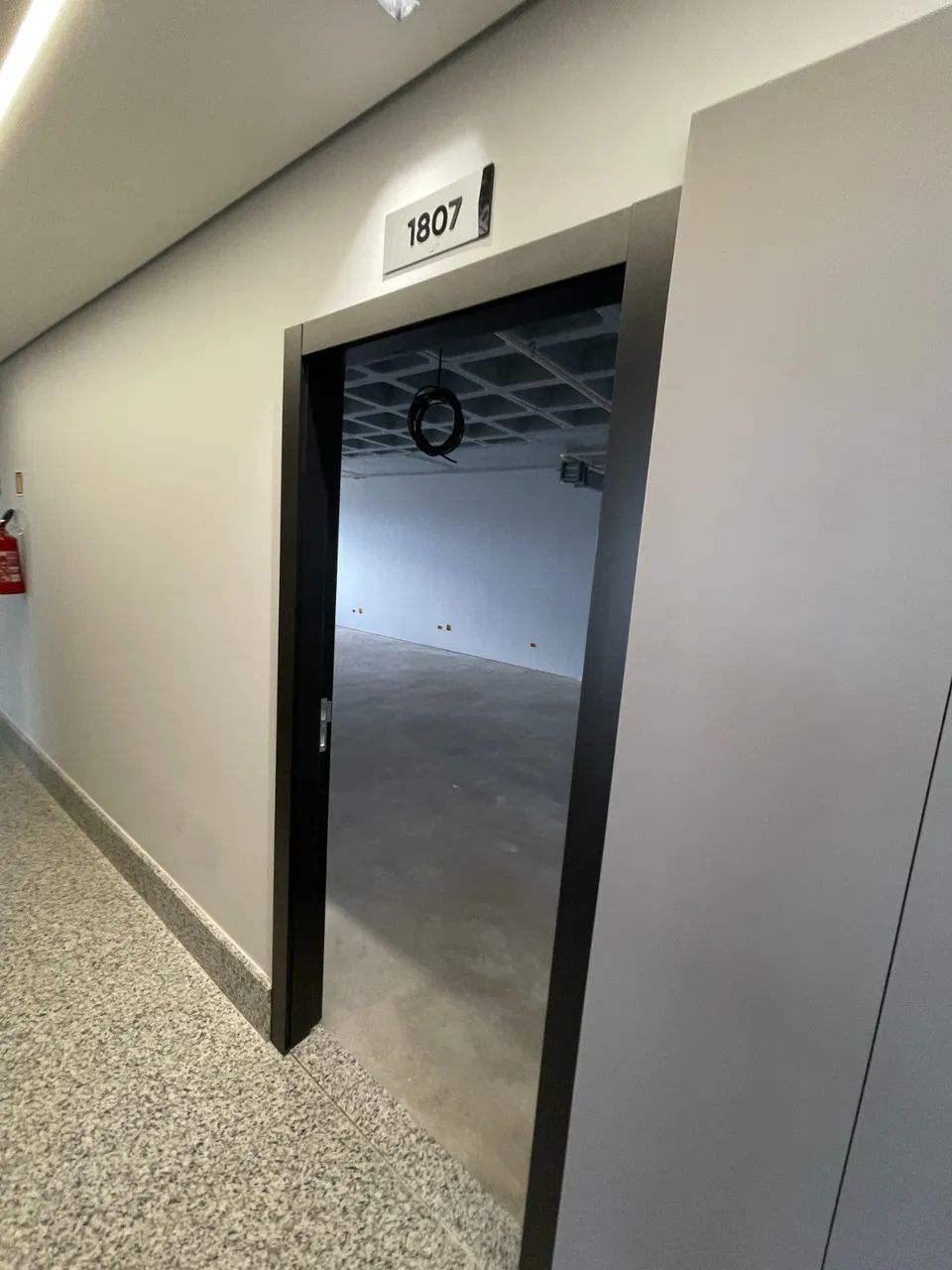 Locação - Sala Comercial Nova na Zona 01 em Maringá - Foto 4