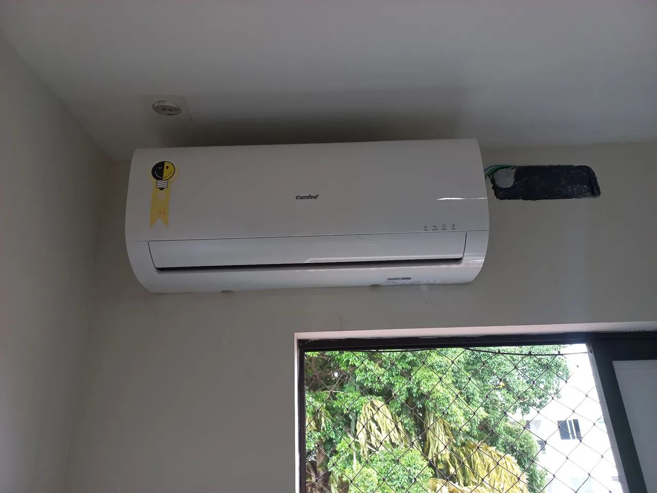 AR CONDICIONADO COMFEE 9000MIL BTUs SEMINOVO  - Foto 4