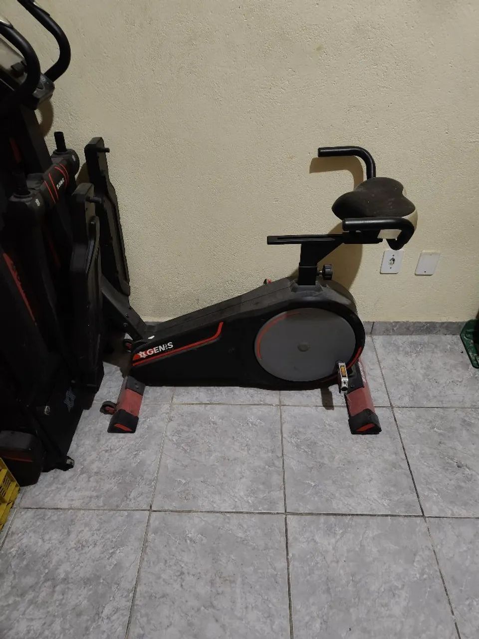 Esteira e bicicleta elíptico