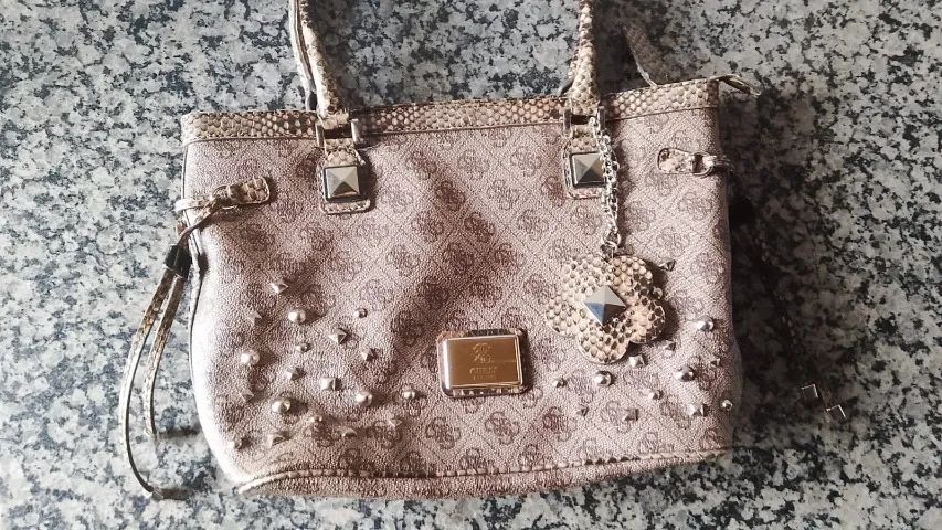 Bolsa Guess Est.1981