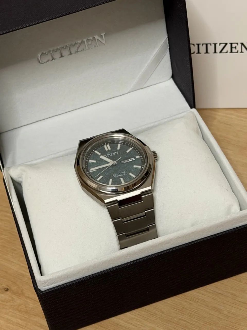 Relógio Citizen Zenshin Three-hand Super Titanium - Acessórios