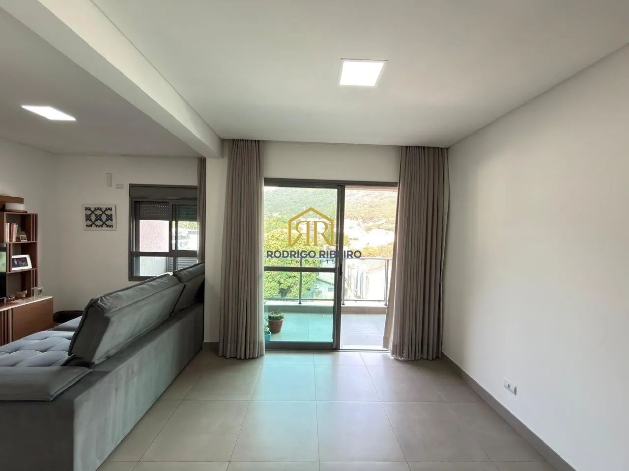MORE NO MELHOR BAIRRO DE FLORIPA - MONTE VERDE - Foto 4
