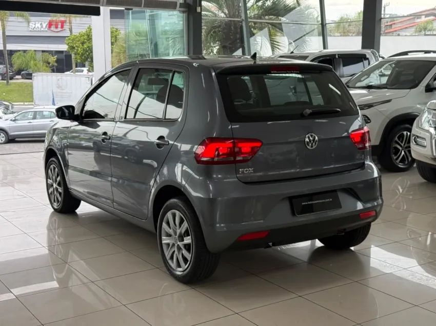 Volkswagen Fox Trendline 1.0 Flex 12V 5P 2017 - Foto 4