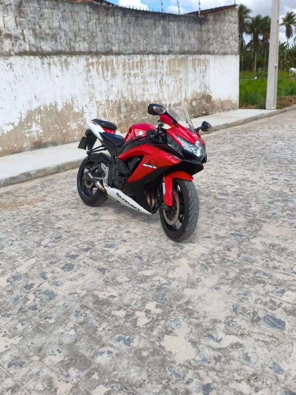 Suzuki gsxr 750 ano 2011