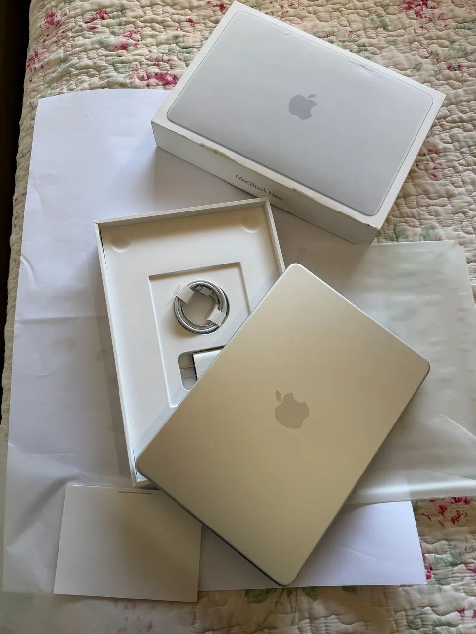 MacBook Neo 512 GB prata  - Foto 2