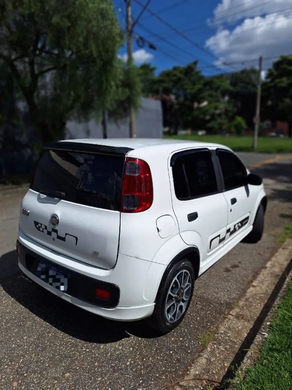 Fiat Uno Sporting 1.4 EVO Fire Flex 8V 4P 2012 - Foto 5