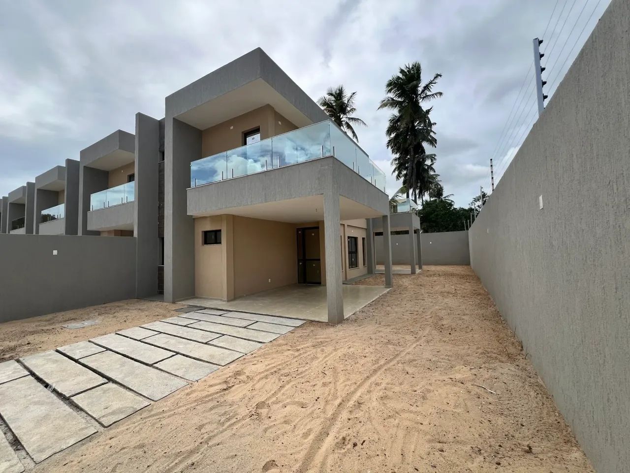 CASA DUPLEX DE ESQUINA COM AMPLO TERRENO NO MELHOR DO EUSÉBIO! - Foto 3