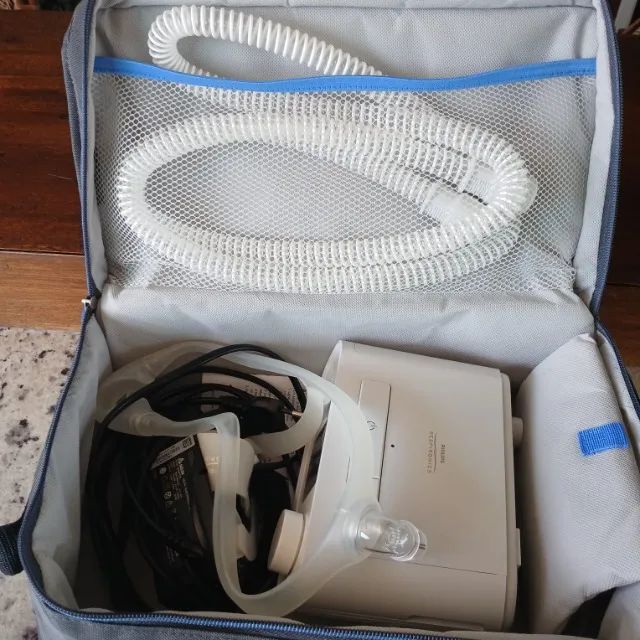 vendo CPAP, marca Philips, modelo respirotronics, completo. Somente 3 meses de uso uso - Foto 2