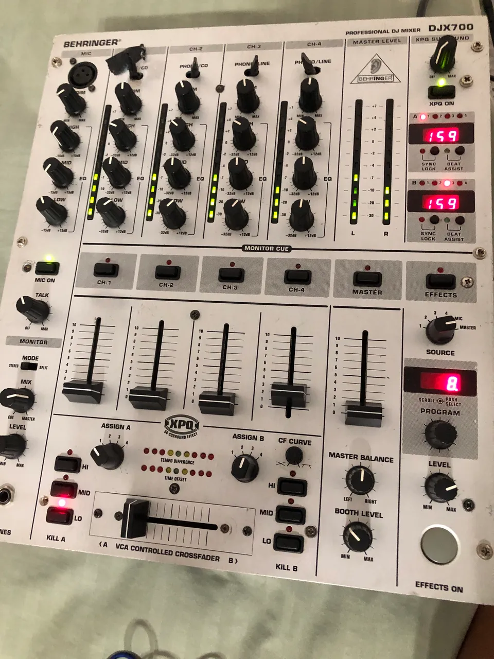 Mixer Behringer DJX700 - Equipamentos e Acessórios de Som - Santa