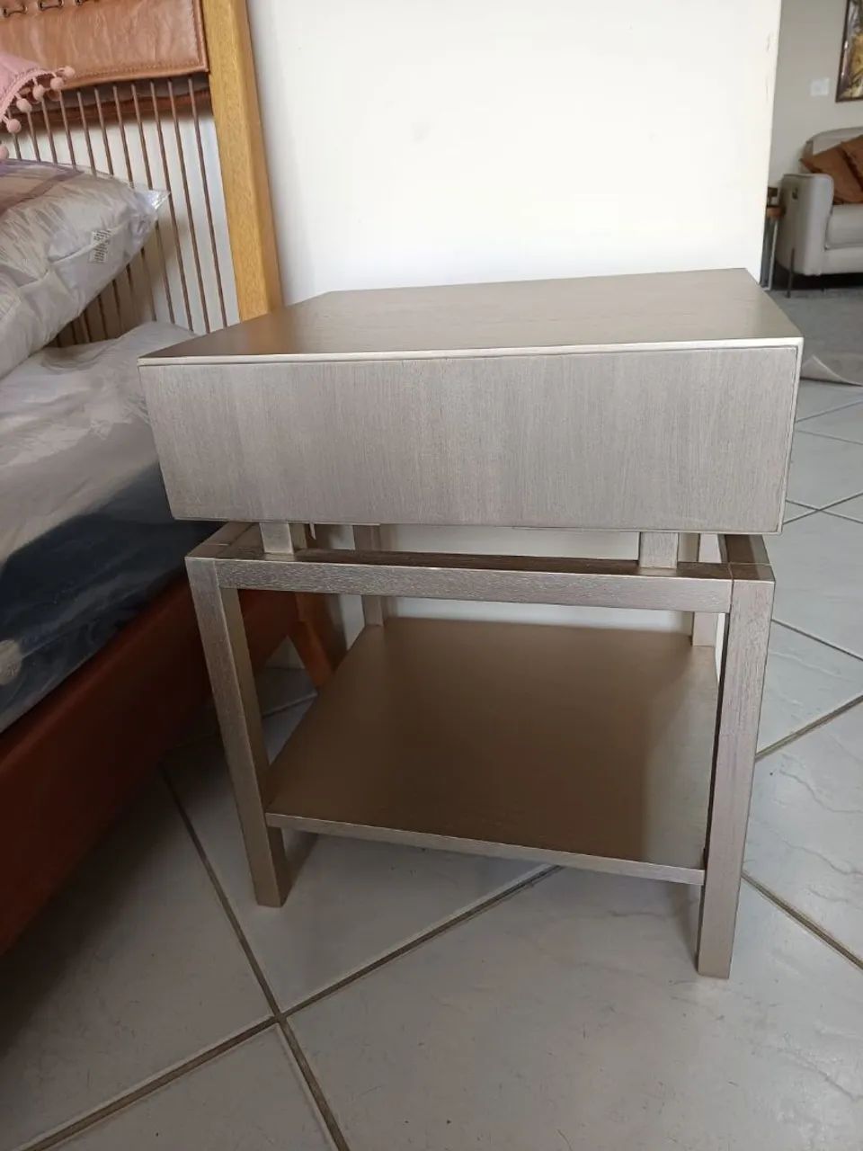 Mesa Cabeceira Madeira - Nova