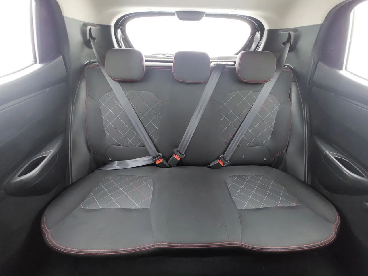 Renault Kwid 1.0 Zen, foto 18 de 18
