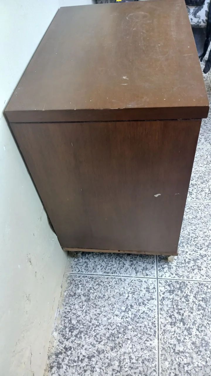 Mesa de cabeceira. - Foto 2