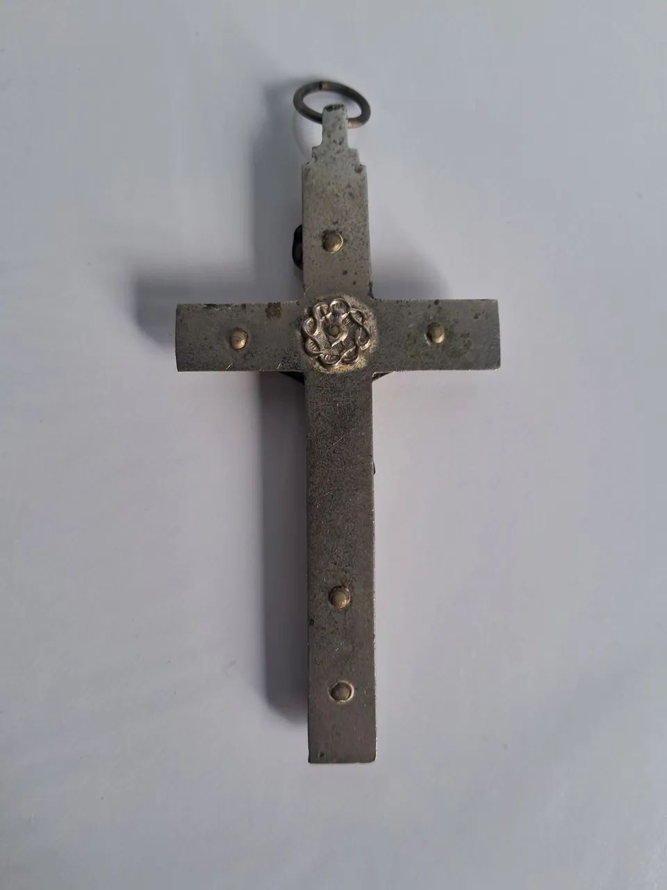 Crucifixo antigo metal e ébano  - Foto 2