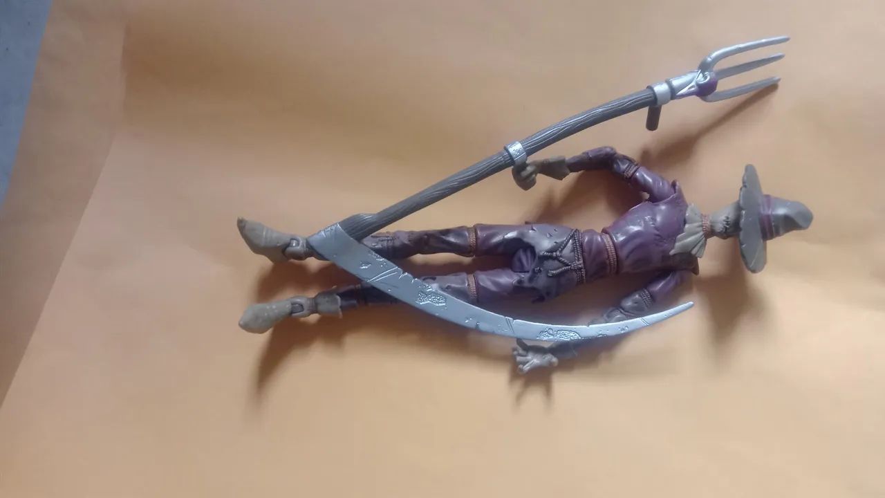 boneco Espantalho Dc Universe  - Foto 4