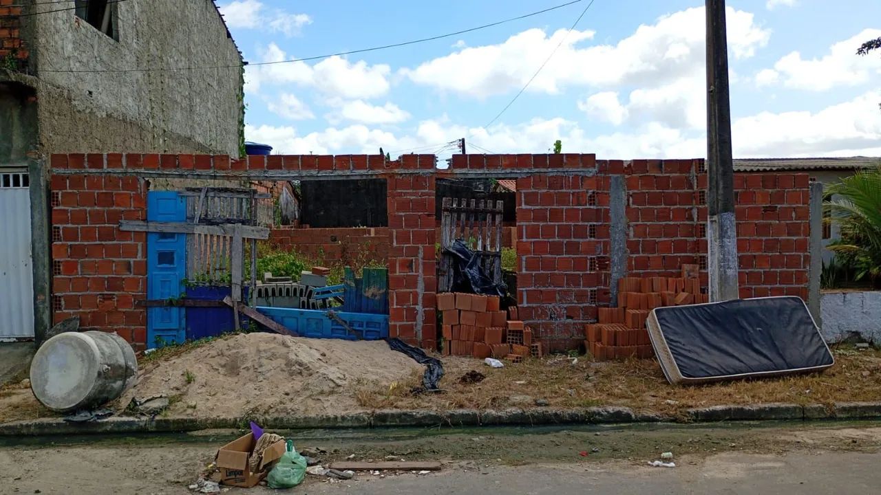 VENDO TERRENO 10X20 COM FERRAGENS 1ºANDAR 