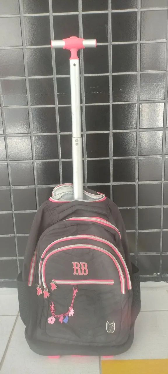 VENDO MOCHILA COM RODINHAS RB