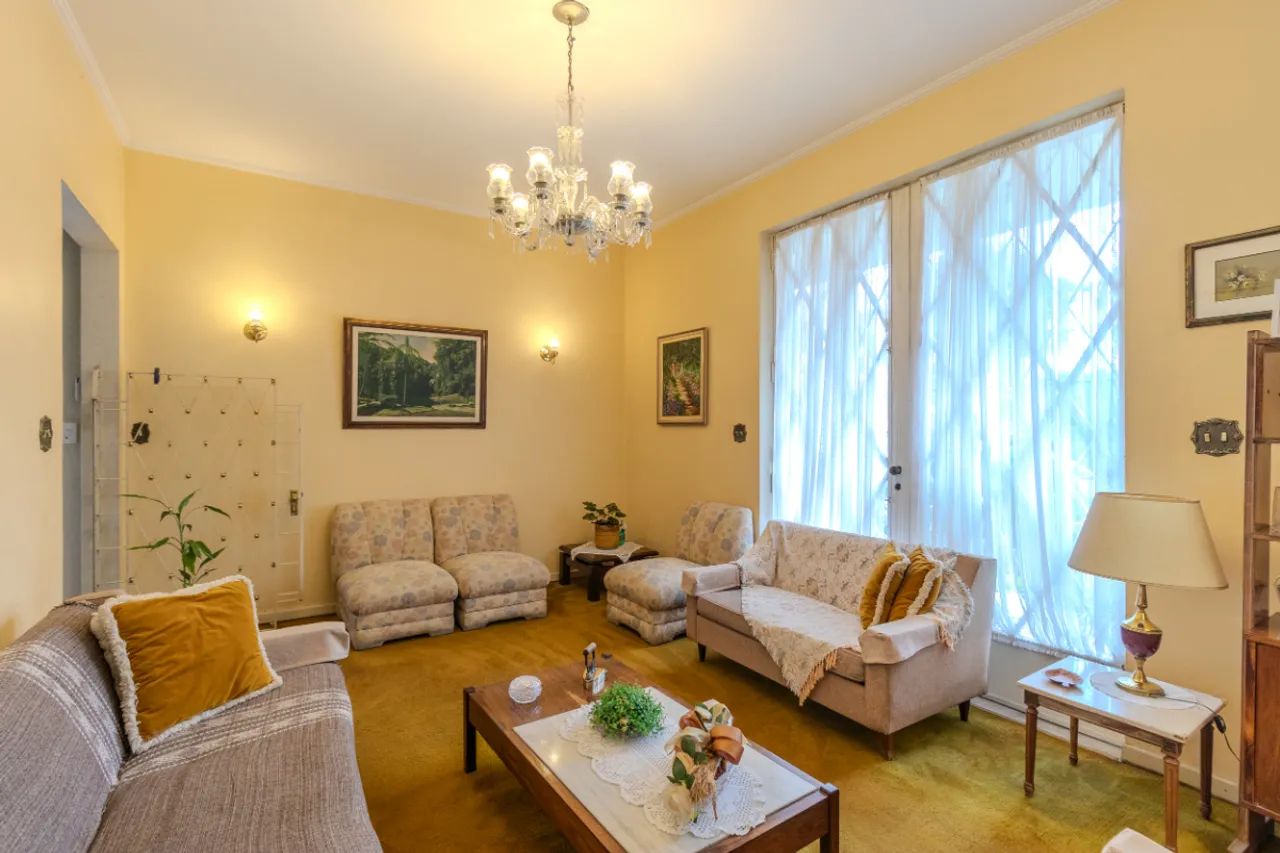 Casa para venda em Pacaembu com 3 quartos, 330m² - Foto 2