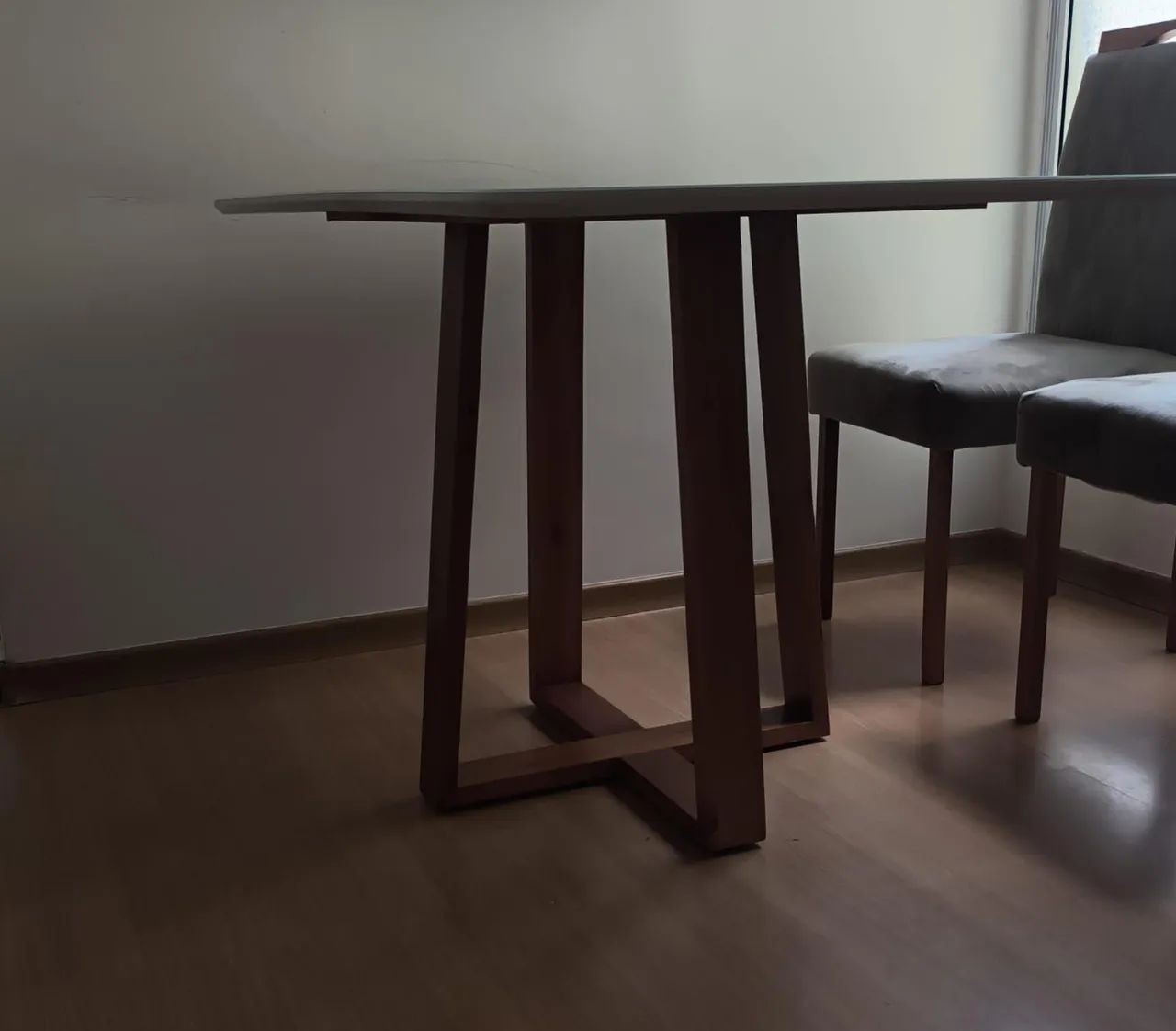 Mesa em vidro com 4 cadeiras - Foto 2