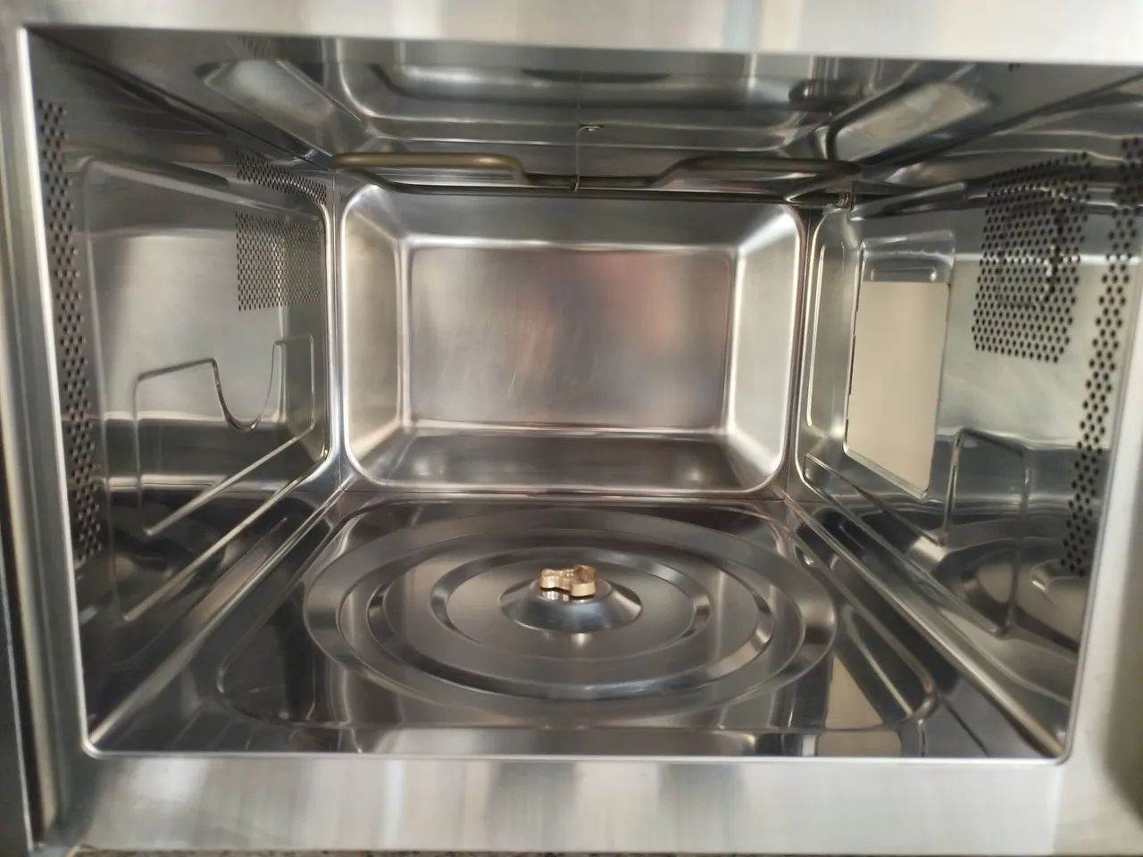 Microondas Electrolux Espelhado 31L 127v IMPECÁVEL, todo em INOX, com Grill e Painel Touch - Foto 4