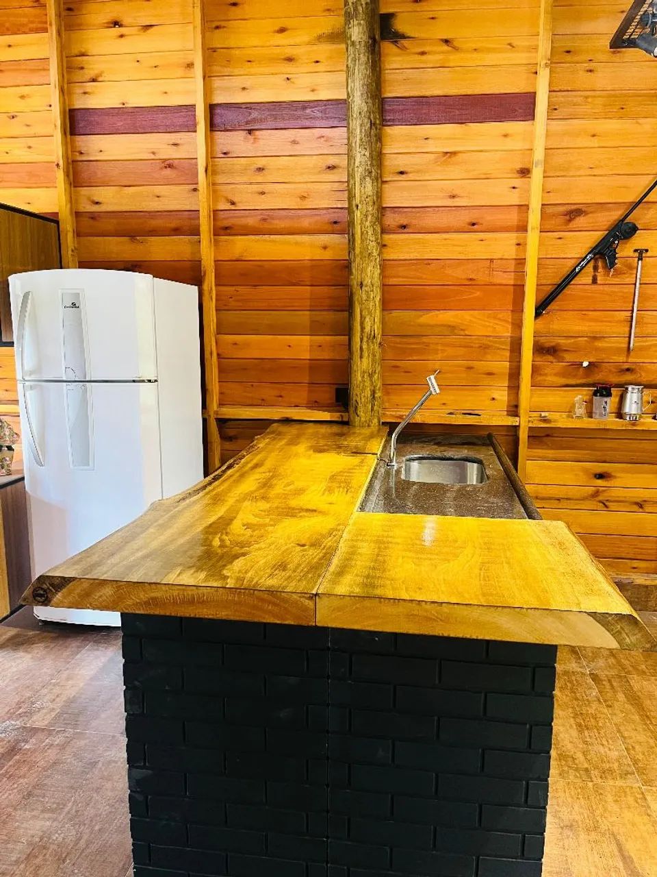 Mesas com bordas orgânicas estilo industrial  - Foto 4