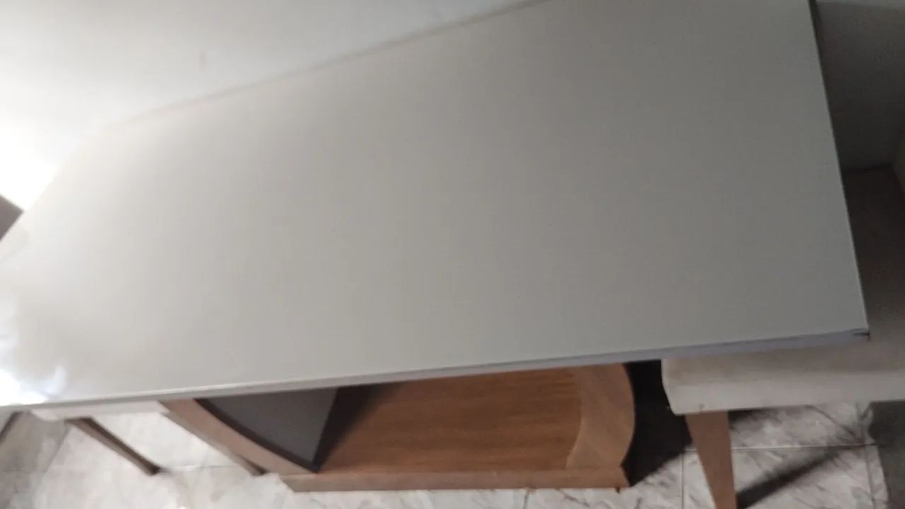 Mesa com 6 cadeiras