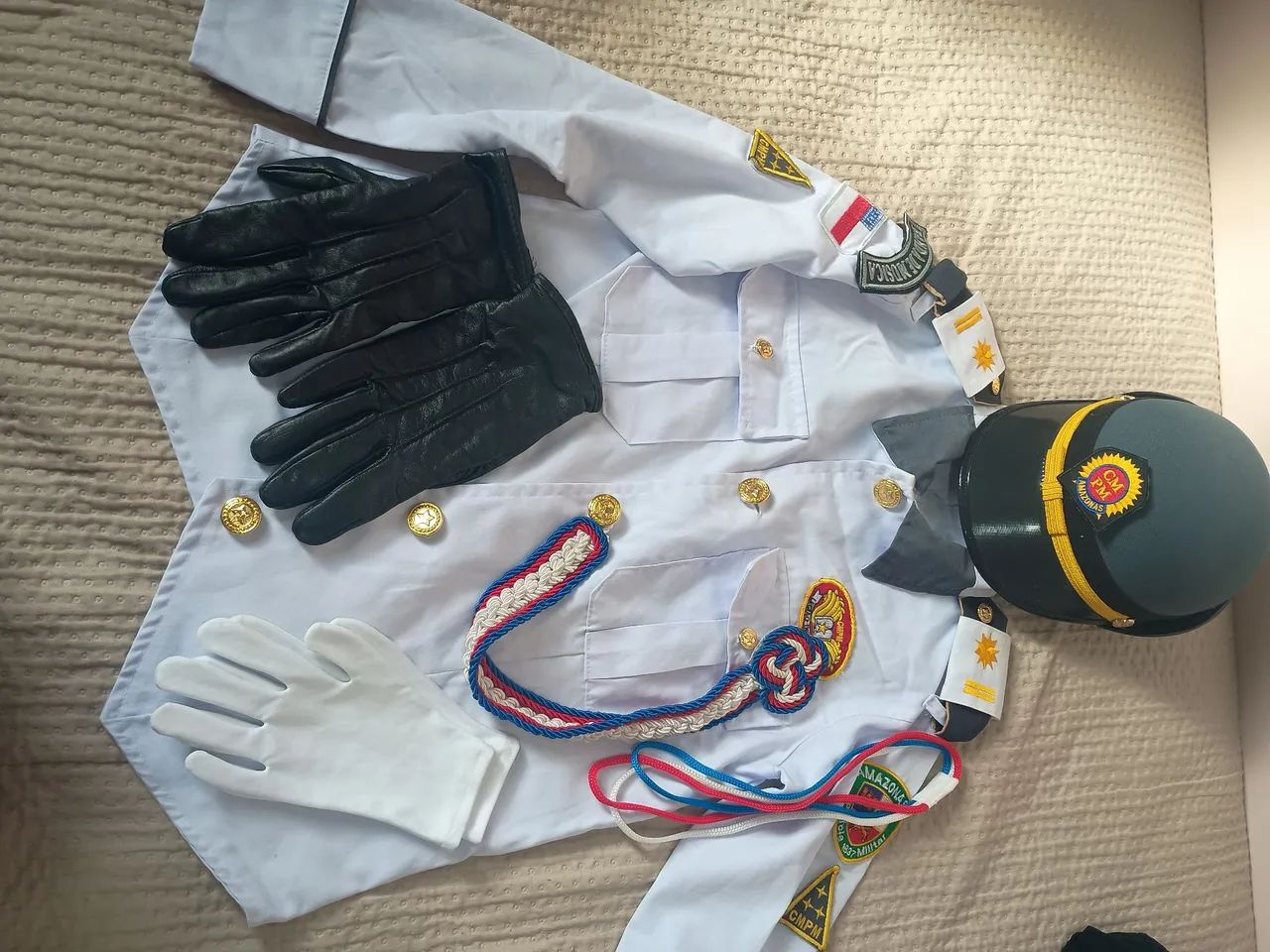 Aluga-se uniforme de gala. - Foto 2