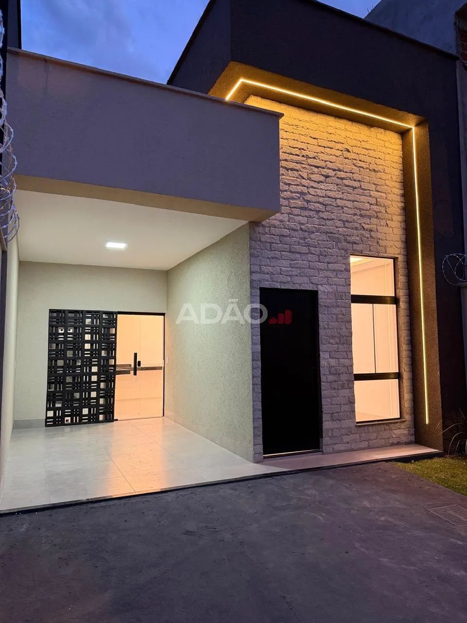 Casa nova de 150m2 com 3 quartos.
