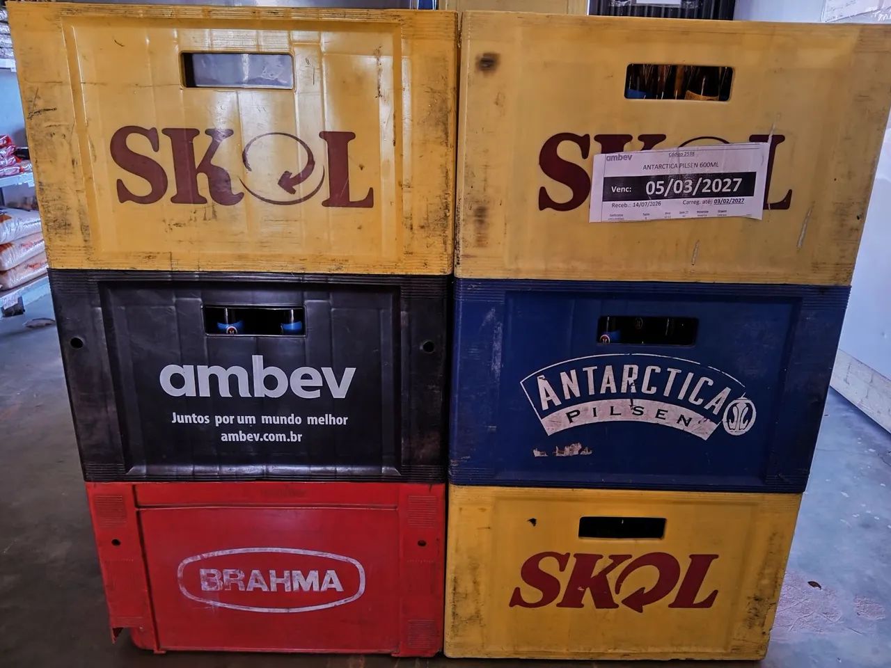 Vende-se engradado de cerveja de 600 ML 