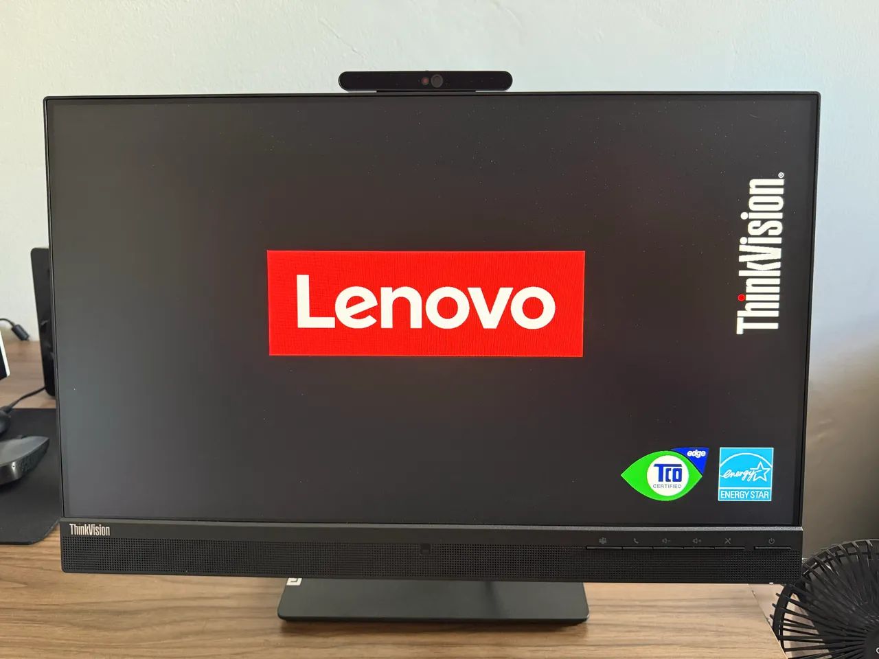 Monitor Lenovo 24 câmera e alto falantes - Foto 2