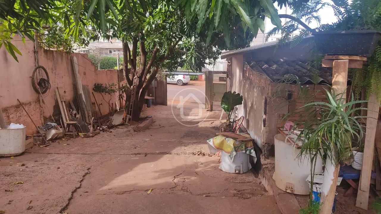 TERRENO COM 2 CASAS NO JARDIM - Foto 4