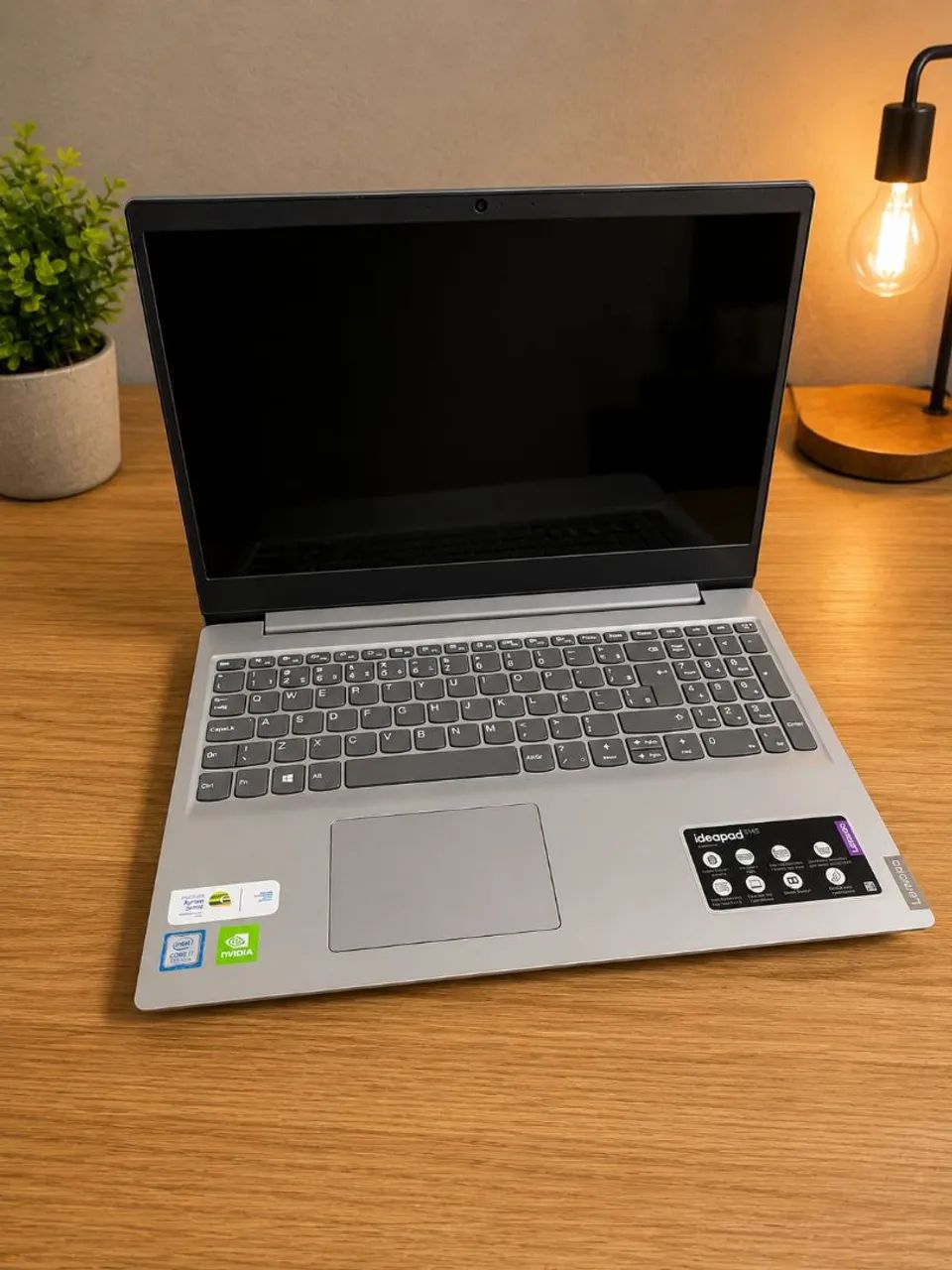 Notebook i7 8° Geração. / SSD NVME 256GB / DDR 4 8GB - Notebooks