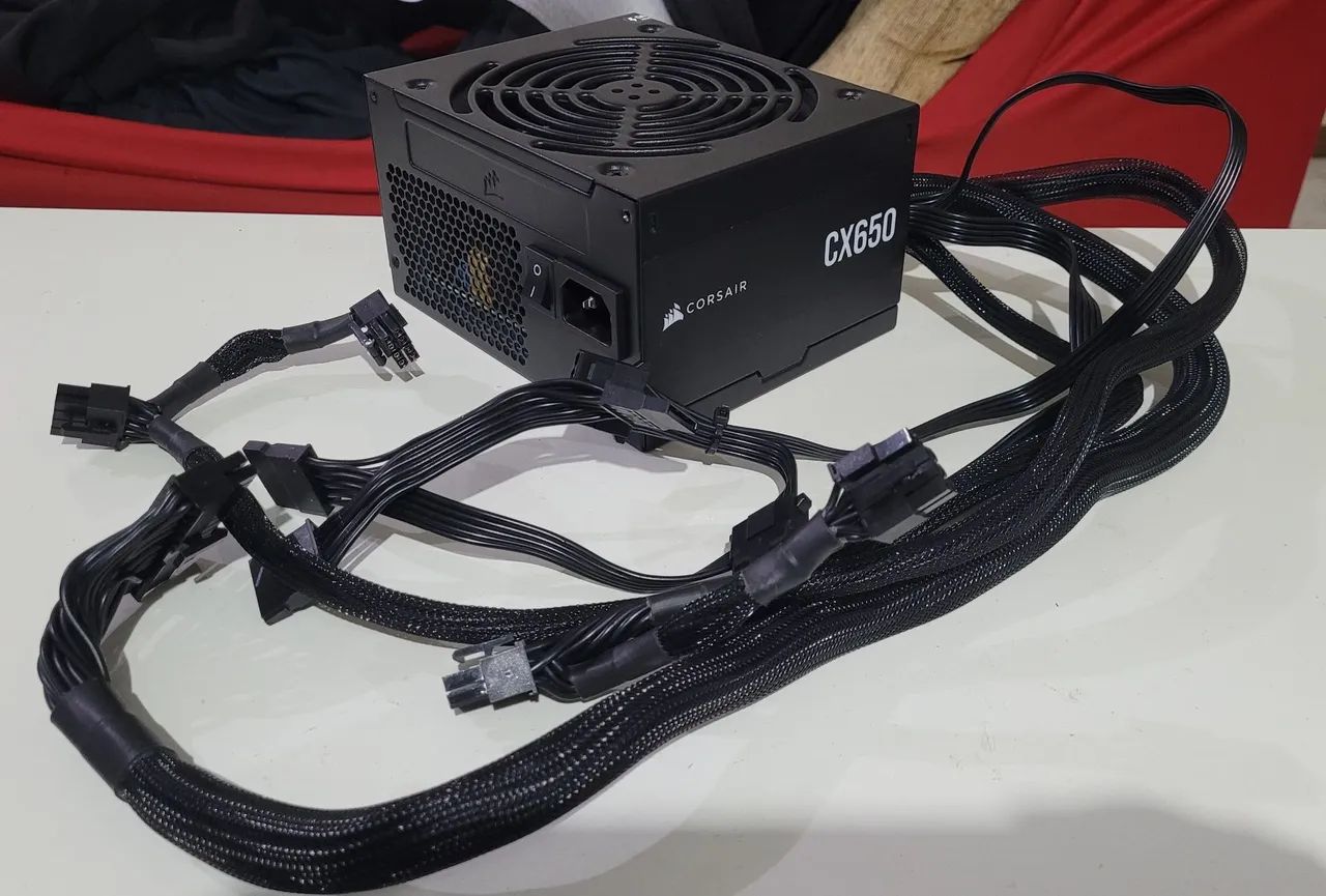 Fonte Corsair 650W