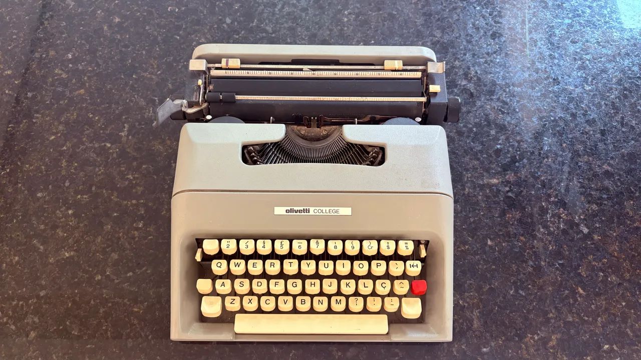 Máquina de escrever vintage 