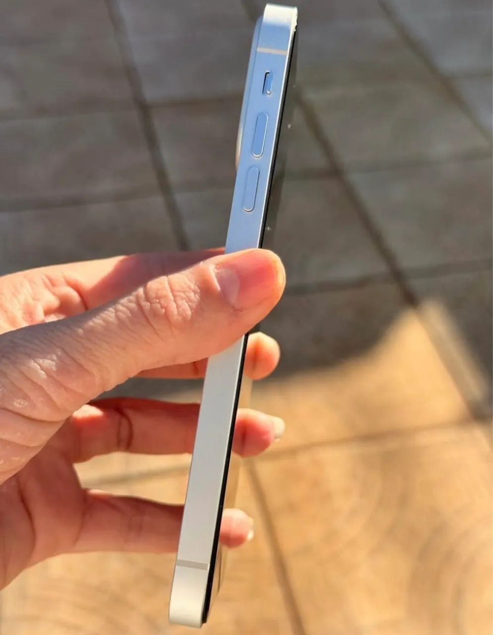iPhone XR na carcaça do iPhone 17 PRO